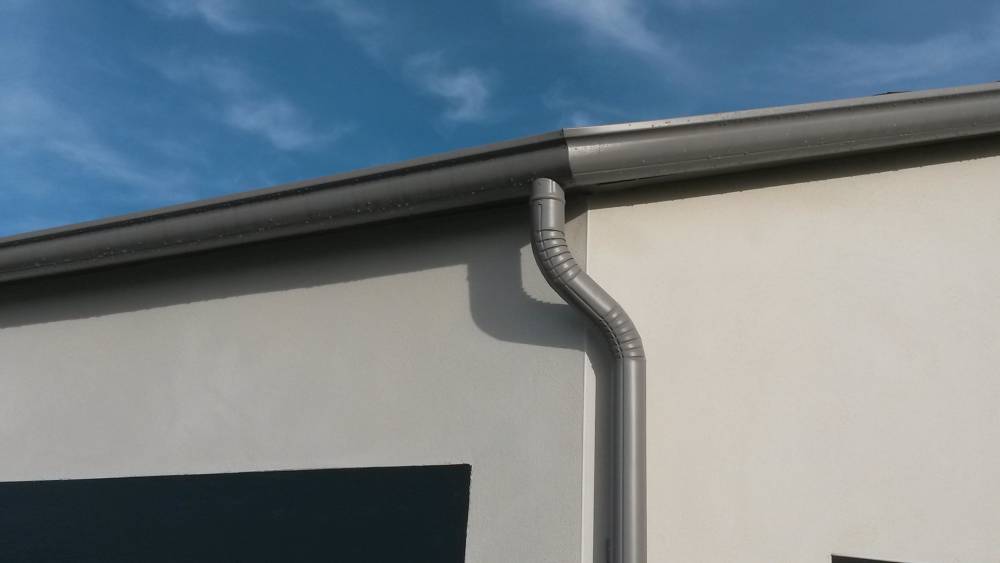 gouttière SM33 P17 + angle spécial